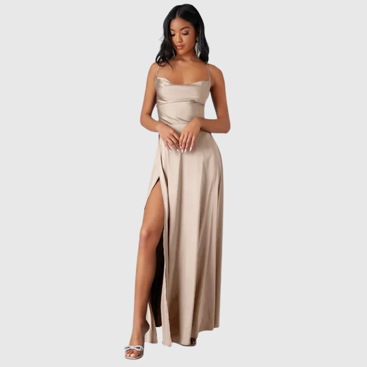 Alvaree | Evening dress in satin with high slit and open back