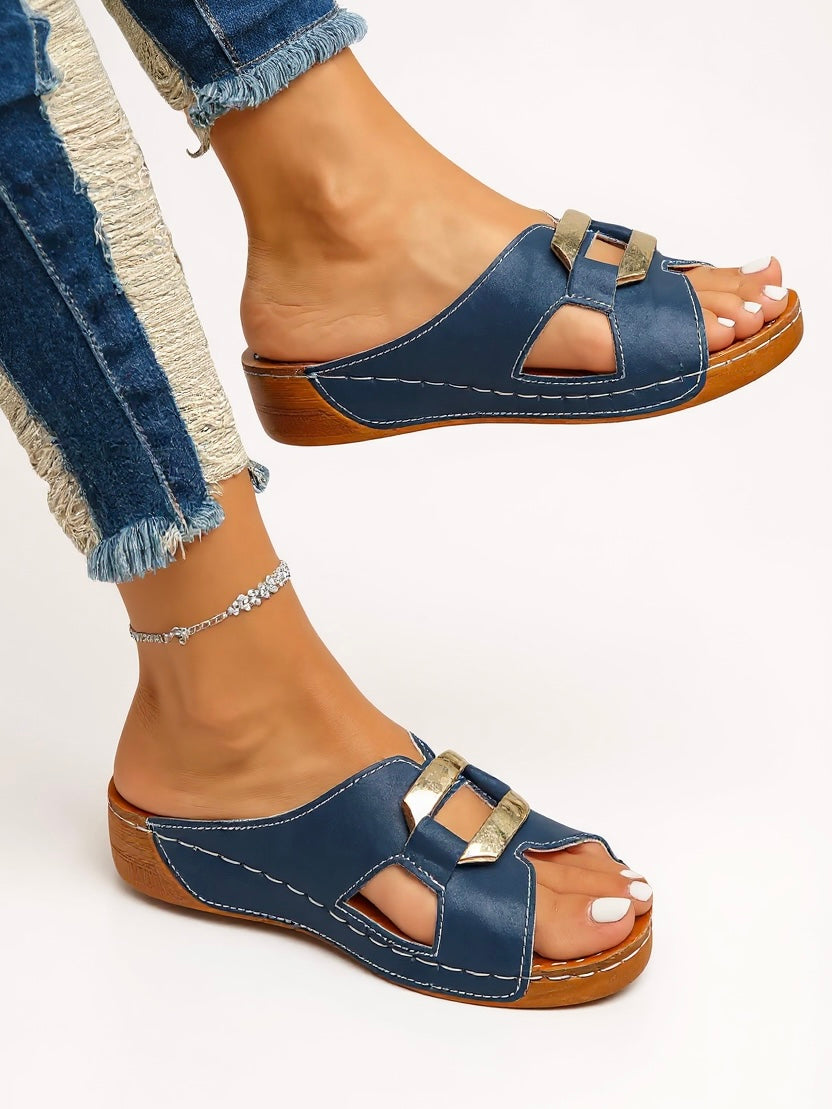 Zinnia | Women's Cushioned Adjustable Buckle Slides
