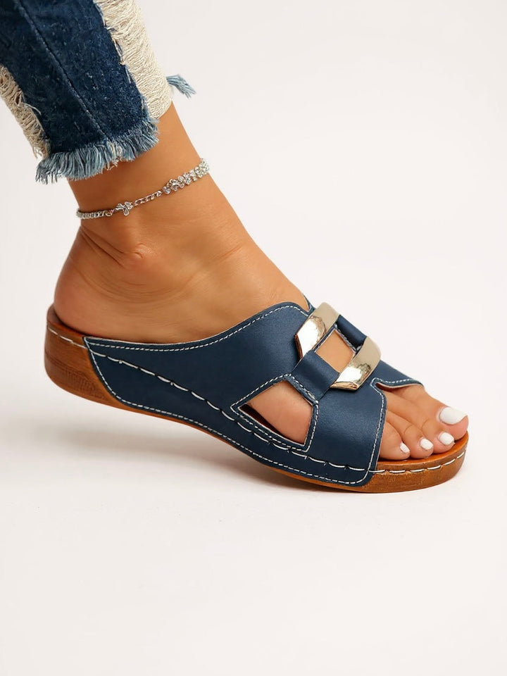Zinnia | Women's Cushioned Adjustable Buckle Slides