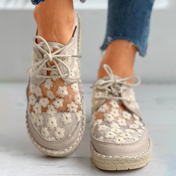 Eva - Embroidered Lace Shoes